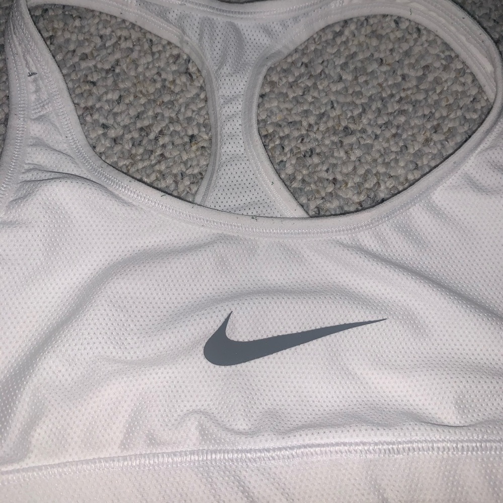 Girls LG Nike dry fit sports bra